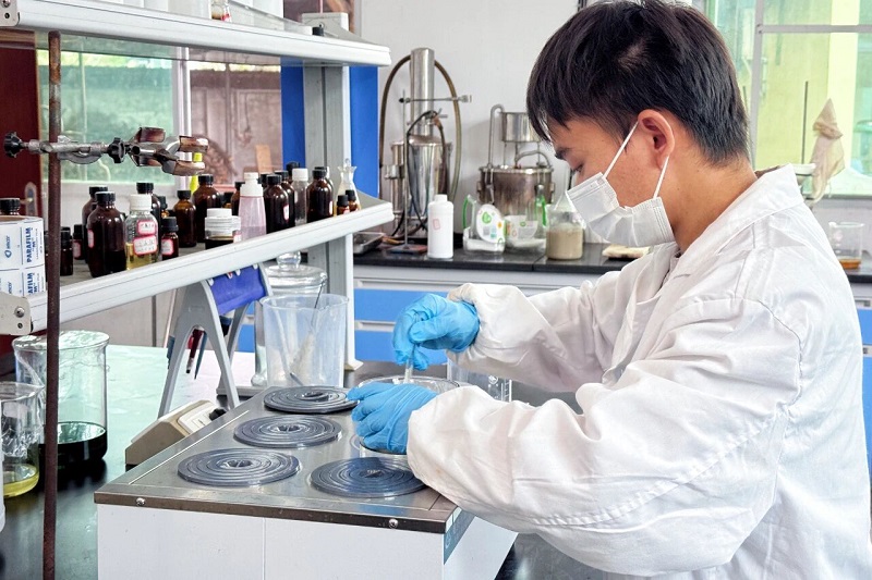 江口苗藥“香”飄海外 生物技術(shù)研發(fā)為傳統(tǒng)醫(yī)藥注入新動能，沖刺四季度跑出加速度